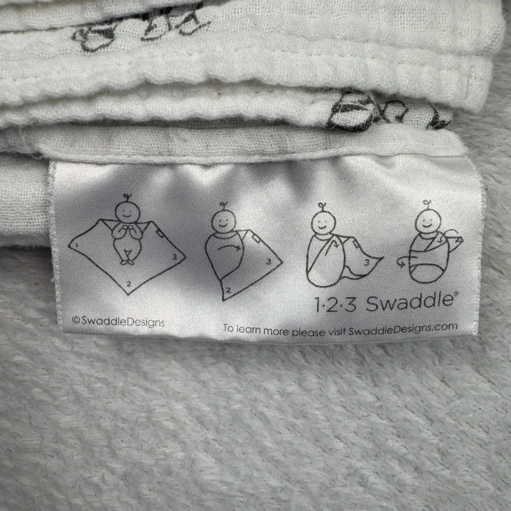 Amazing Baby SwaddleDesigns Cotton Muslin Zebra Swaddle Blanket White Black